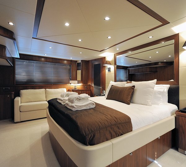 Donizetti Yacht Charter Details, Sunseeker 90 | CHARTERWORLD Luxury ...